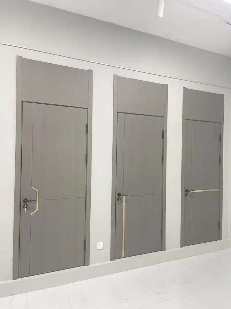 (二) 上一期跟朋友们分享了家里装修灰色地砖白色墙可以配奶咖色,白色