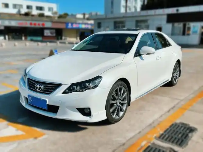 精品二手车 13年锐志