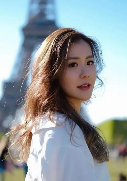 刘佩玥 moon lau pui yuet