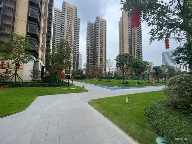 香市路新小区 万科金域东方刚需3房 仅卖220万  高楼层