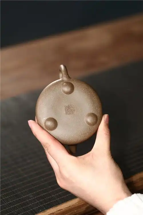 许冠新作品和气石瓢