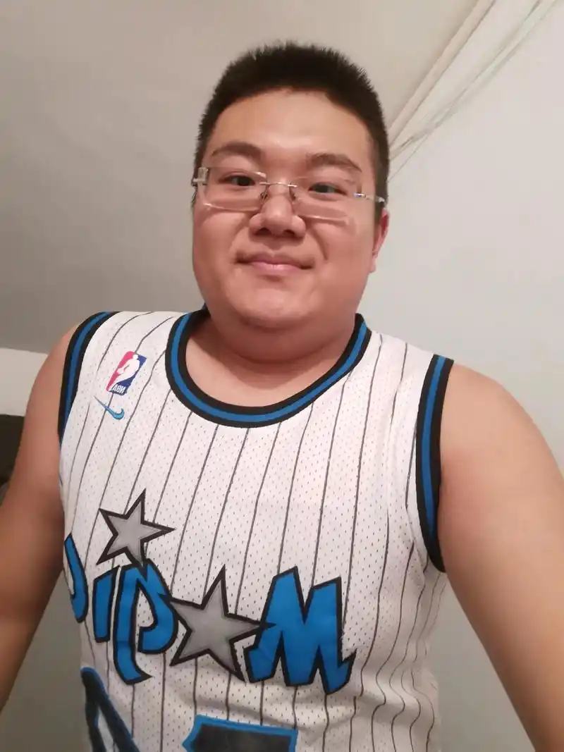 发点唯一的自拍吧.#啤酒肚 #猛男落泪 #肚子大的像怀孕 # - 抖音