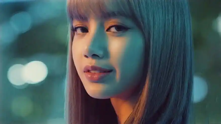 blackpink成员lisa甜美微笑写真,图片,壁纸-桌酷