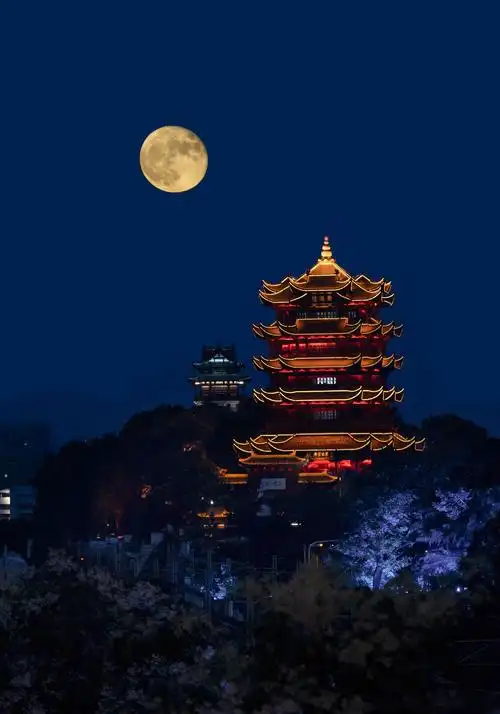 数千摄影师同拍超级月亮城市摄影队