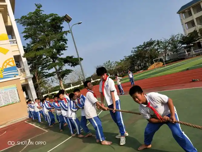 欢乐校园,幸福童年!——记爱泉小学拔河比赛 - 美篇