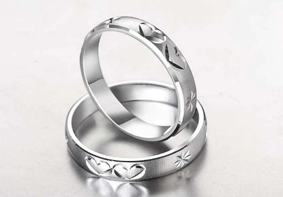 钯金净度较高,对肌肤没有伤寒,比较适合做首饰,但钯金是什么,钯金多少