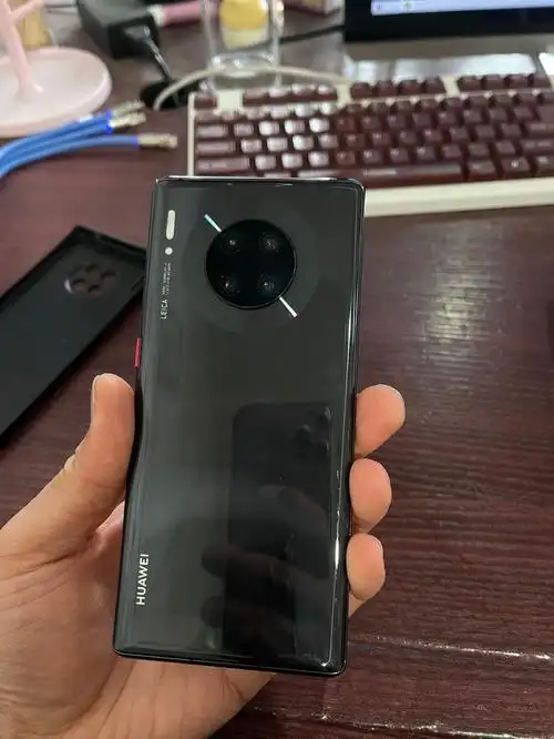 出个华为mate30pro已售被好朋友鼓捣拿去了