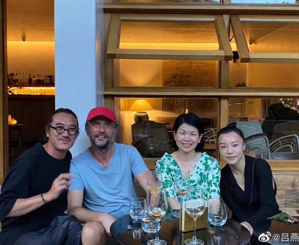 这4位女星没颜值却被富豪猛追,实力比脸蛋重要_苑琼丹_吕燕_彭佳慧