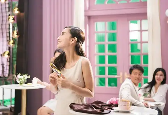 angelababy携手李易峰再度代言德芙号召全民女性加入德芙因愉悦而不凡