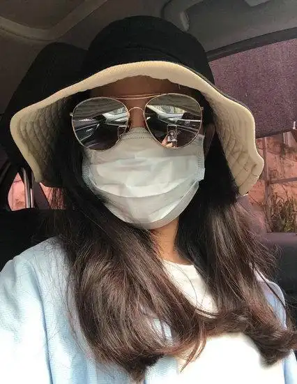 小姐姐是有多怕晒黑