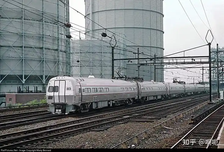 2美国自产高速列车metroliner动车组