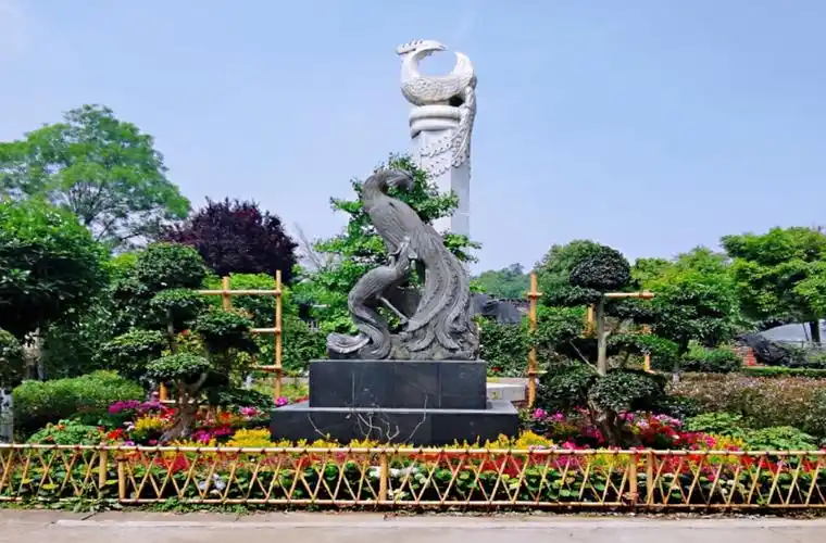 成都凤凰陵园,凤凰山陵园,凤凰公墓,凤凰山公墓位于成都凤凰山,是成都