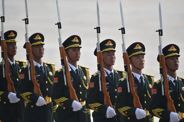 盛典解码阅兵式最先上场的标兵有什么作用