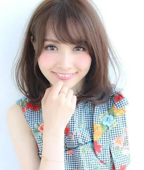 脸大剪什么发型,脸大的女生剪什么发型好看图1