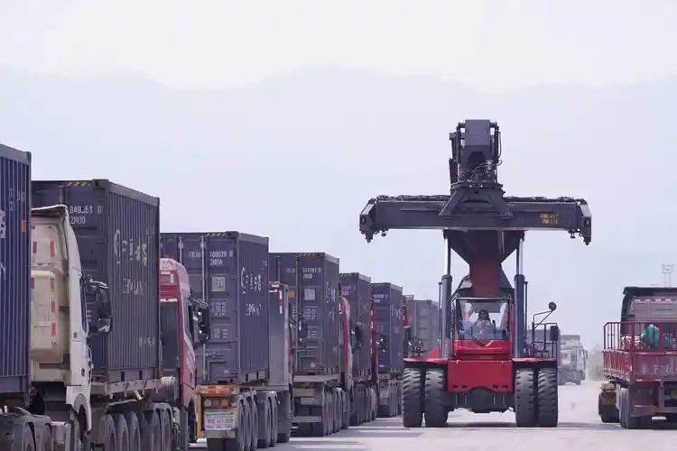 中老铁路国际货物列车开行超9000列