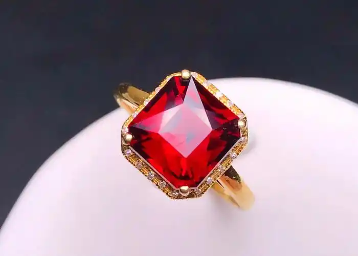 石榴石戒指