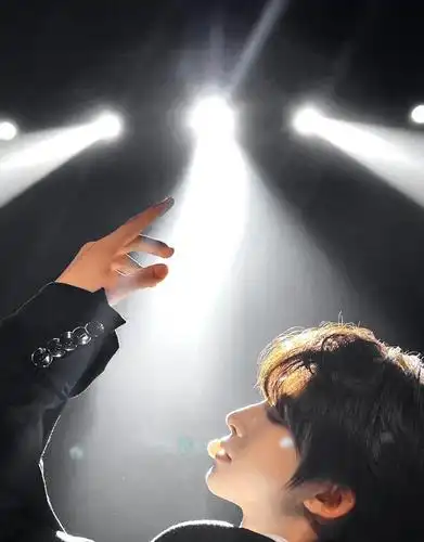 刘宇绝美侧脸:小宇真精致