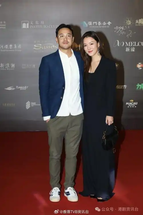 网易首页>网易号>正文申请入驻> 夫妻档合作有难度讲到老公曾国祥也是