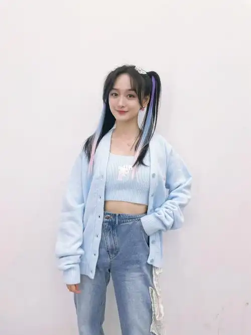 何泓姗inxandra纱边直筒牛仔裤