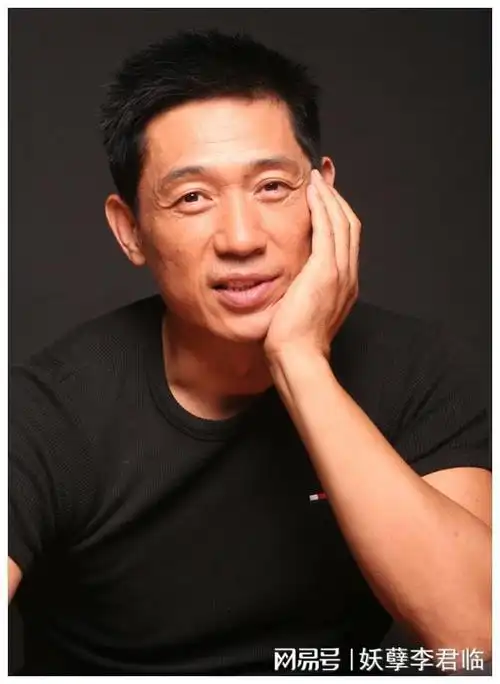 善恶终有报,在国内拍戏走红后出国的丛珊,后来终被石凉"抛弃"|萧峰