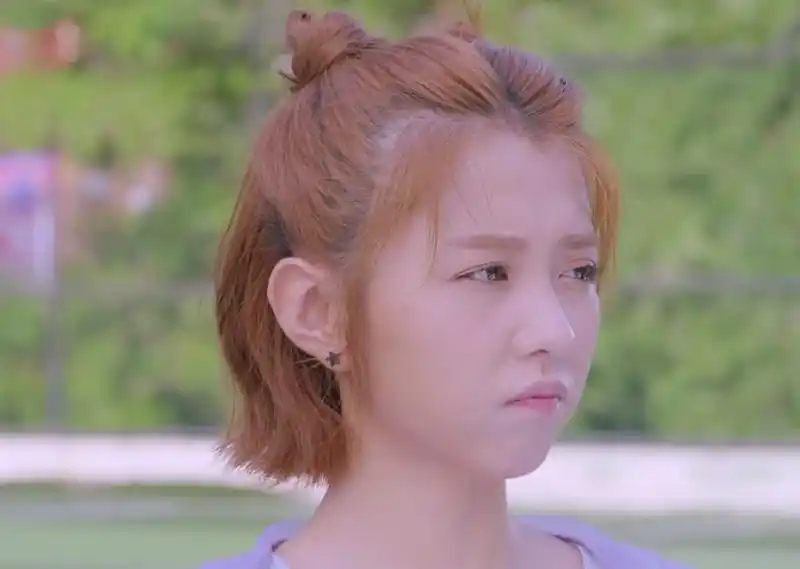 《甜蜜暴击》宋小米的萌照,嘟嘴卖萌,网友:忍不住想亲一口!