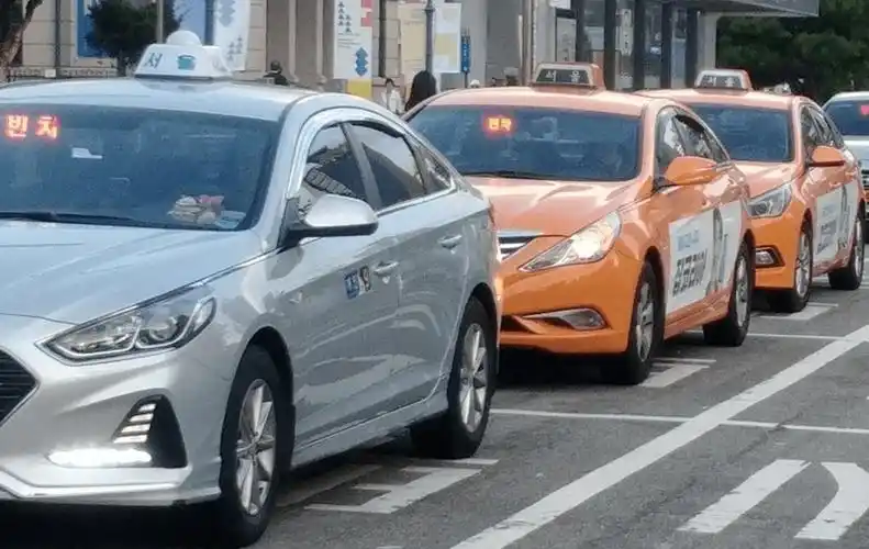 【在韩留学】疫情三年,韩国这个东西变了?_出租车_外国人_乘客