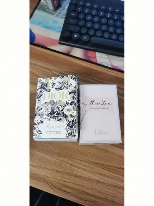 迪奥花漾甜心带圣诞盒100ml