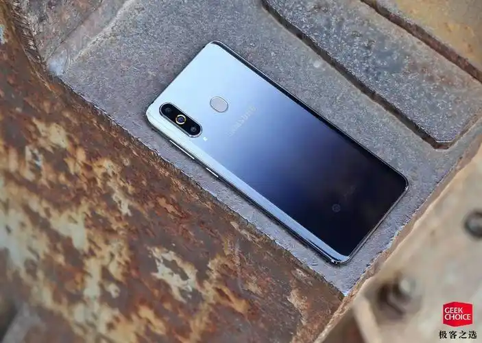 三星galaxy a8s 评测:三星中端机的诚意之作