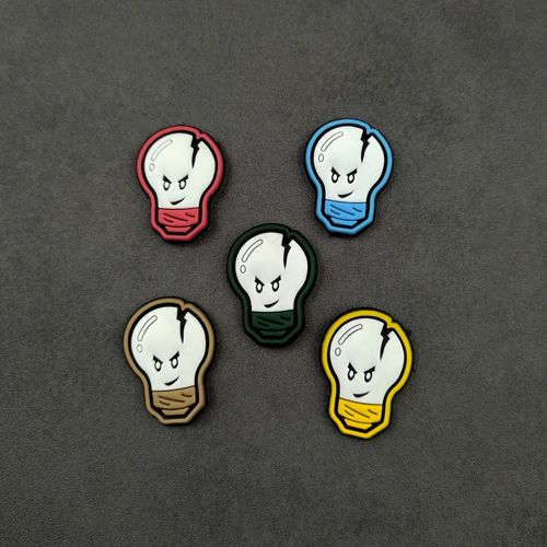 迷你卡通小灯泡夜光魔术贴章pvc软胶臂章个性士气章补丁背包贴章