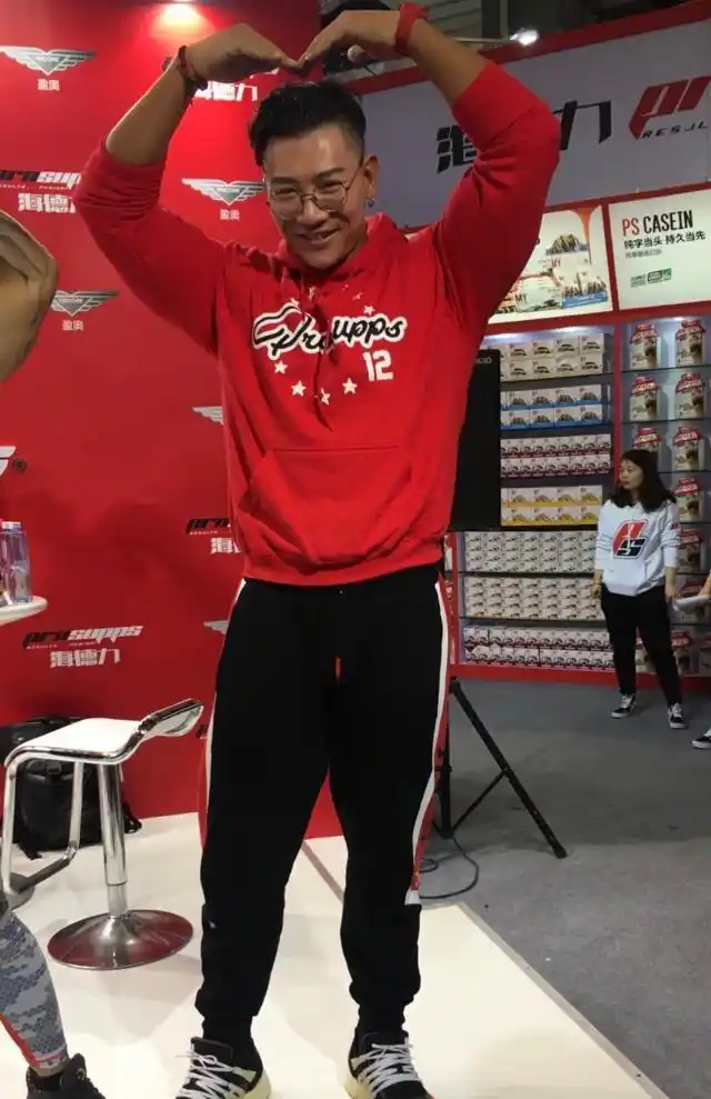 中国健美第一维度鹿晨辉,看看鹿神在头条上有多少粉丝