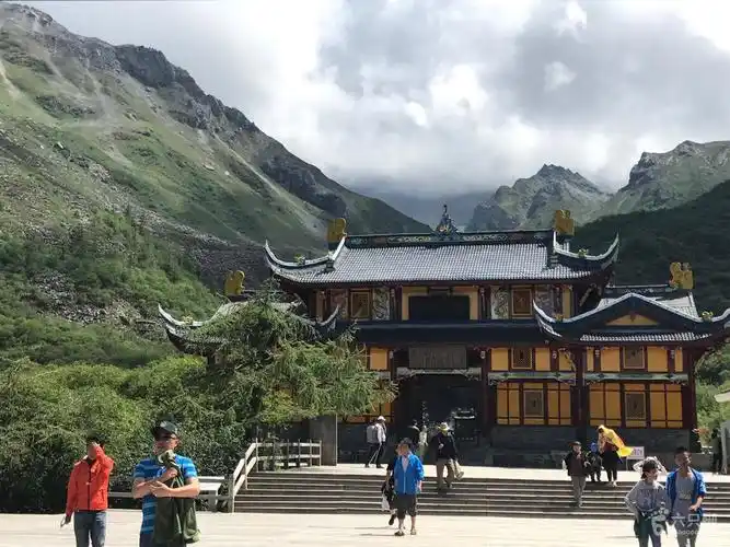 黄龙寺庙