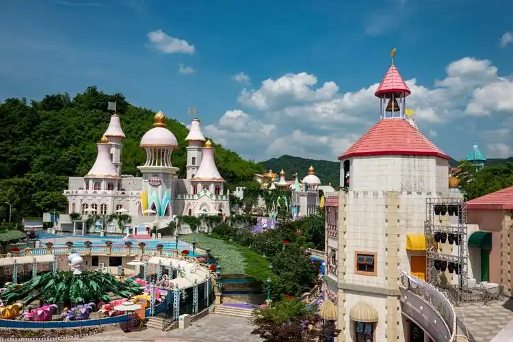 世界上最大的hellokitty主题乐园,为什么里面游客基本上是女孩子