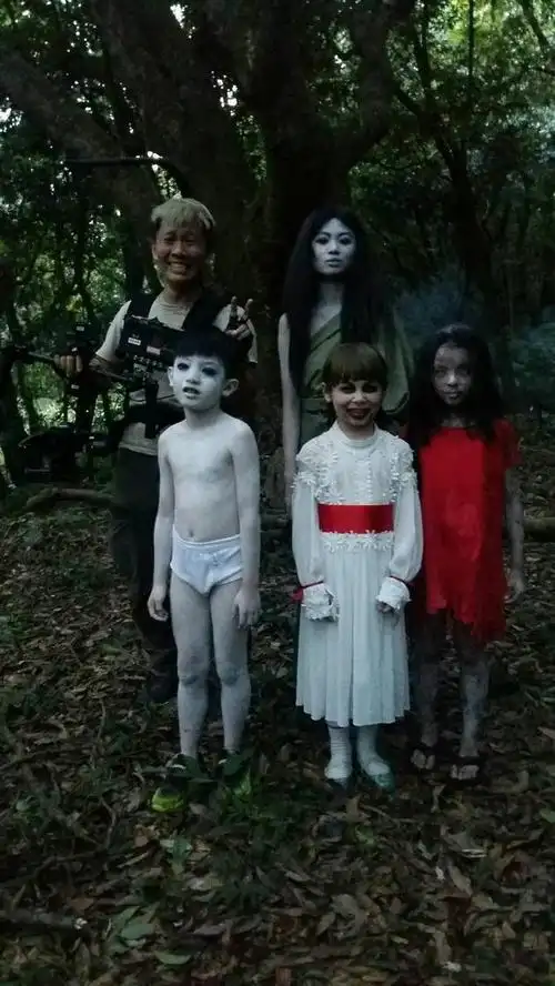 鬼月接力赛红衣小女孩惊悚紧追安呐贝儿