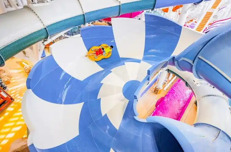 来新濠影汇室内水上乐园,享受一年"双份夏日"!