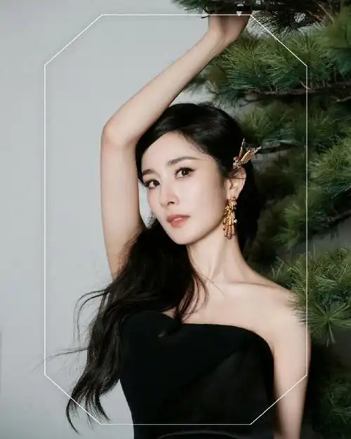 boucheron宝诗龙时刻#@杨幂佩戴宝诗龙珠宝出席#智族gq moty年度任镲