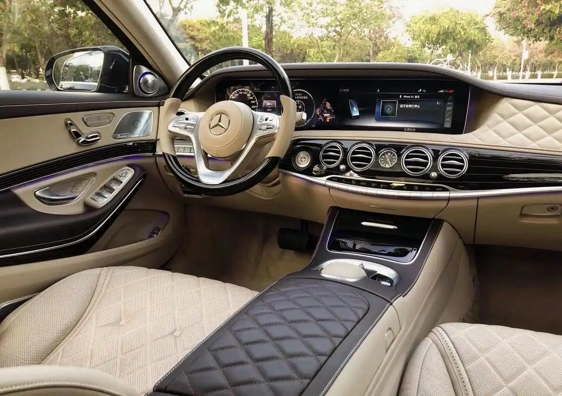 奔驰迈巴赫s680驾驶舱米色内饰神仙内饰欣赏 每日豪车内饰欣赏(8)