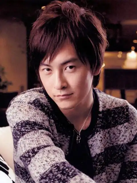 剧情中郑元畅饰演男主角江直树,和林依晨的情侣戏很受网友们喜欢.