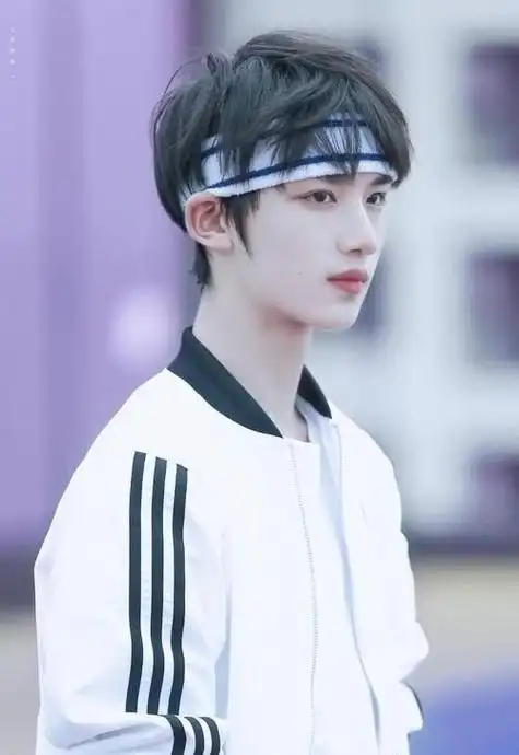 丁程鑫花儿与少年发带造型