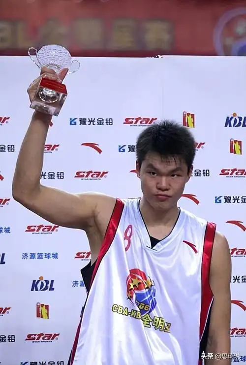 cba朱芳雨为什么那么重要("3分雨"朱芳雨的传奇人生,以及他生命中两个