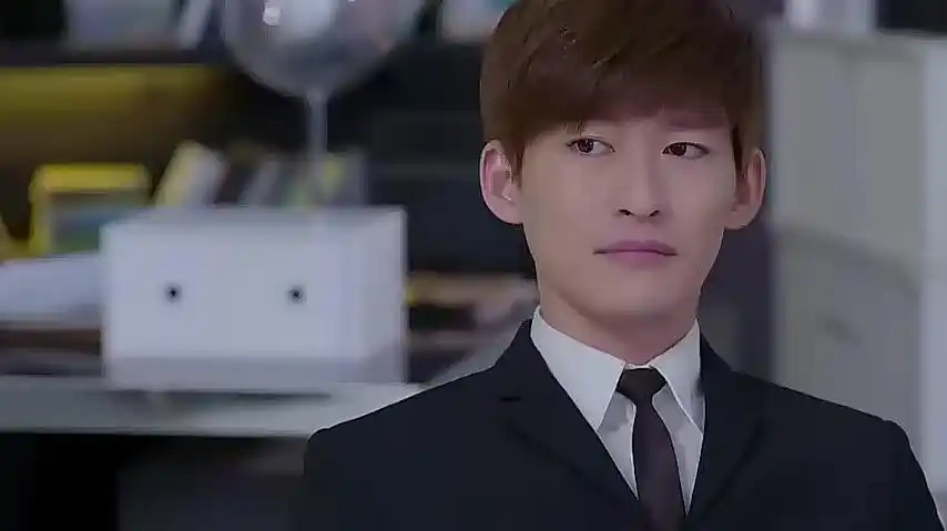 杉杉来了赵丽颖邀请张翰来探班为了宣誓主权高调秀恩爱