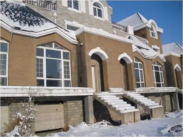 沈阳市苏家屯区梧桐大街7号比华利庄园37套别墅