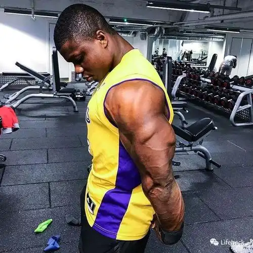 20岁的黑人小钢炮,基因真的太强大了