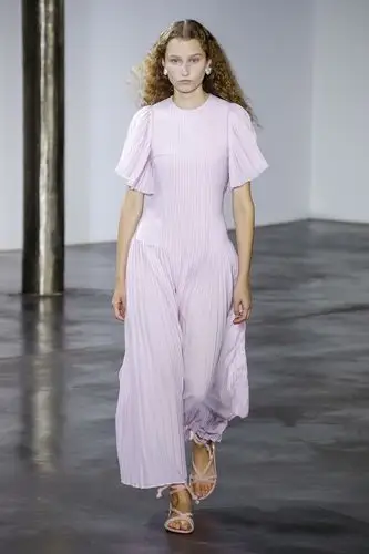 gabriela hearst 2019纽约时装周春夏高级成衣发布秀