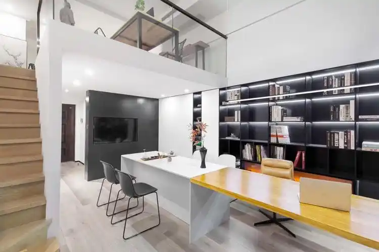 高效内敛的现代简约风格loft办公工作室-装修效果图-保驾护航装修网