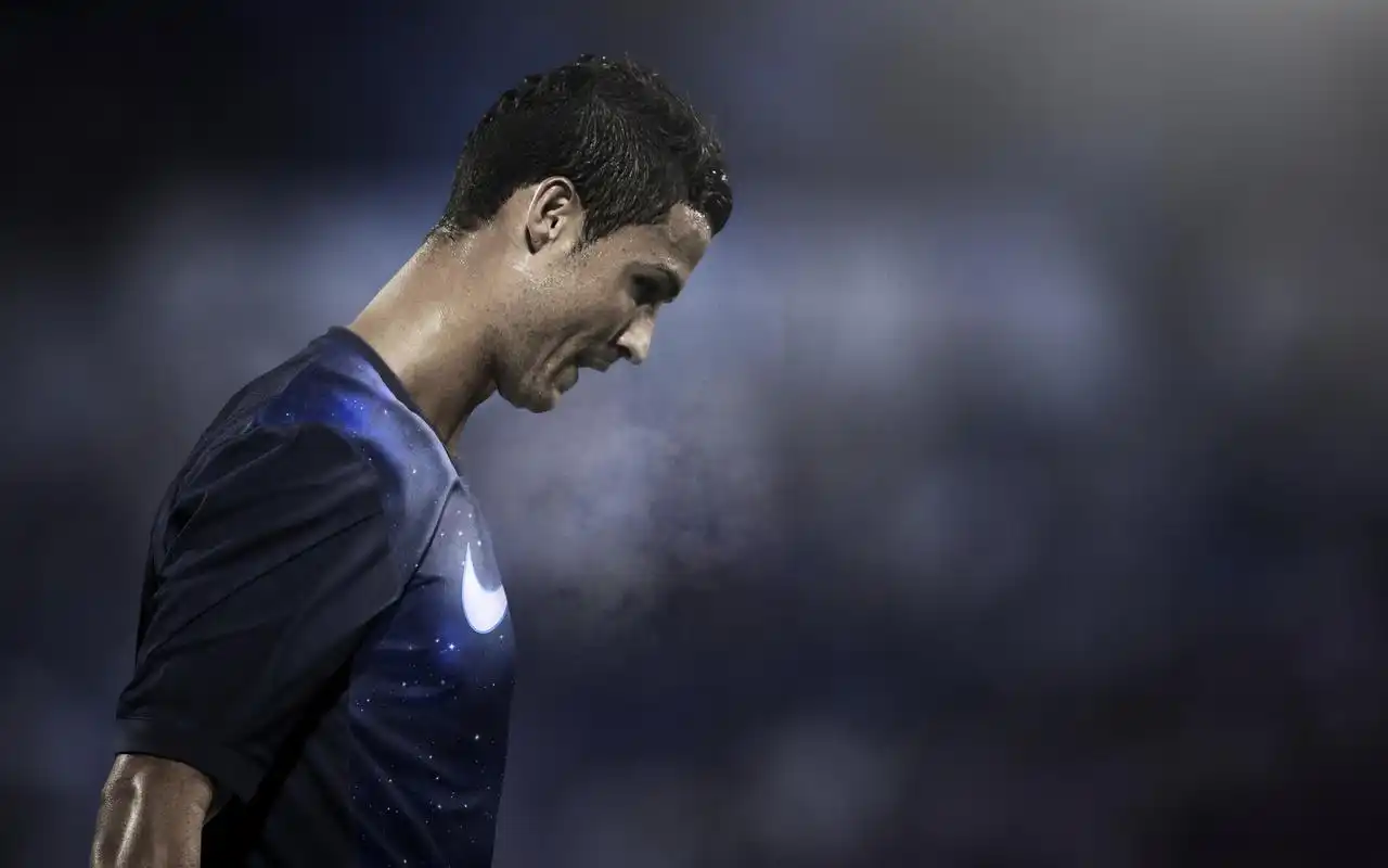 巴西世界杯葡萄牙足球明星c罗高清桌面壁纸(四),是美桌网www.win4000.