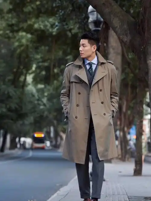 男士风衣配什么裤子好