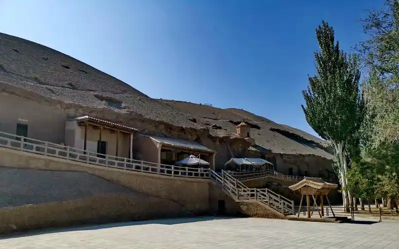 世界文化遗产敦煌莫高窟外景