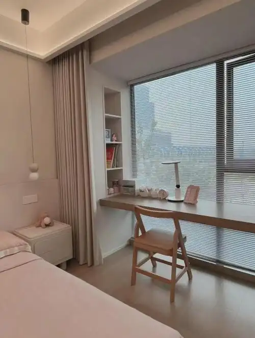 卧室飘窗改书桌?学会这样做堪比"废物利用",小户型的最爱!