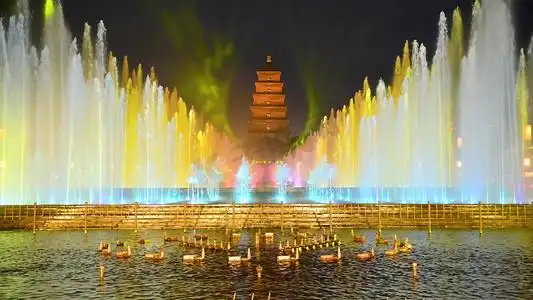 唯美西安地标大雁塔北广场音乐喷泉表演