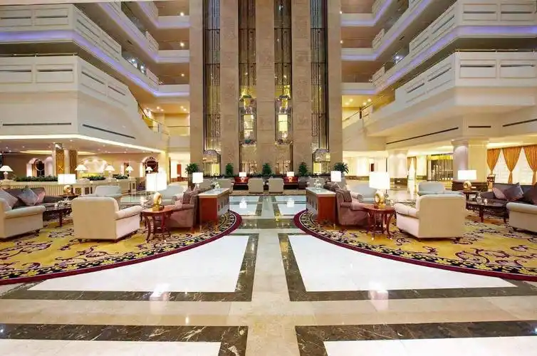 向此酒店询价2张娱乐9张餐厅11张大堂1张环境3张外观15张客房24张会场